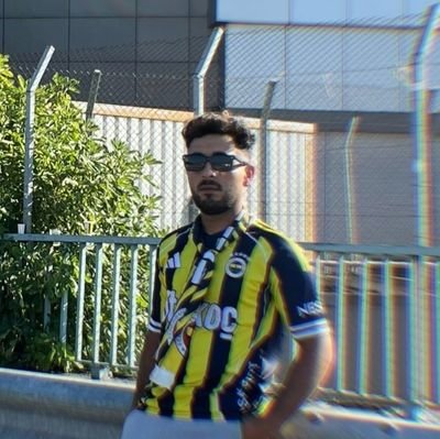 yusuf19O747's profile picture. Fenerbahçe'ye Adanmış Hayatlar.🌿