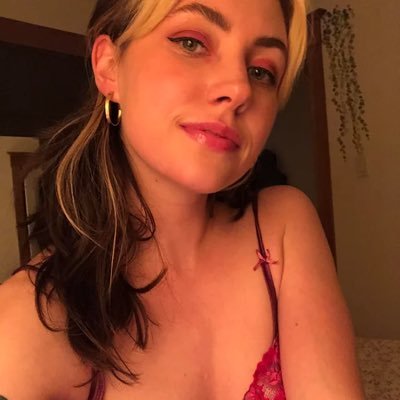 Mariedee694238's profile picture. Love y’all ❤️🥰