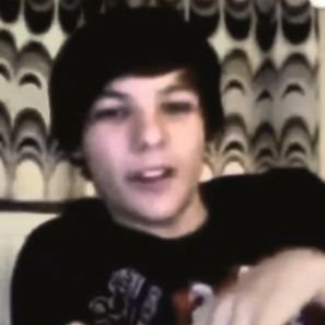 lesbiazayn's profile picture. 