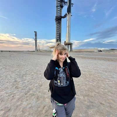 elianaspacexx's profile picture. Independent Citizen Journalist