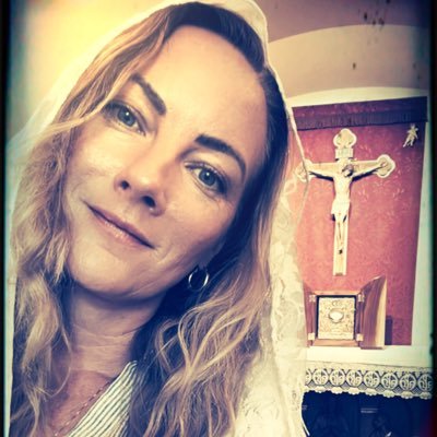 veiledforhim's profile picture. ✝️ Unless you eat his flesh and drink his blood, you have no life in you. John 6:53