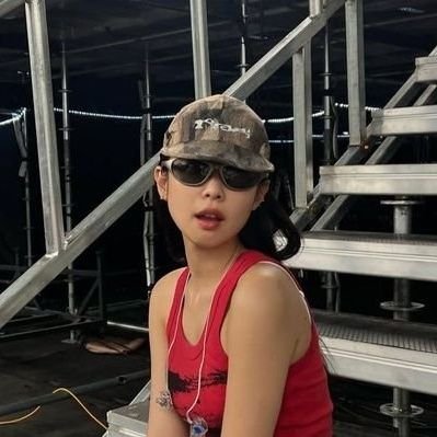 _taypink13's profile picture. 
