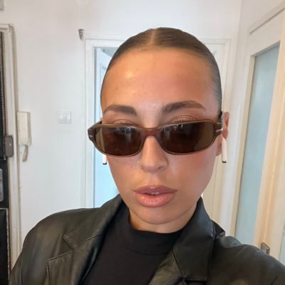 paris___milton's profile picture. Mlada i zdrava kao ruža. Beogradski mangup. E da, zovem se Milena Perišić.