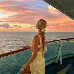 Yhallorp557582's profile picture. 