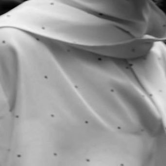eblablooms's profile picture. avg book and fashion enjoyer
