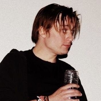 culkinbarnes's profile picture. serial rewatcher, desperate ferrari fan and kieran culkin enjoyer