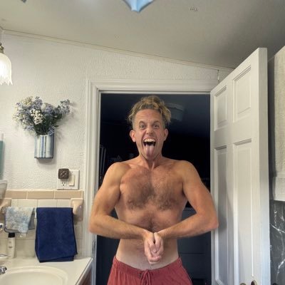 Craig19Eighty8's profile picture. Love our President, love our country, and I used to be bisexual, but now I want a wife which is better. Christ is King ☦️ Hate losers who hate our country. 💯