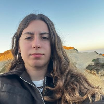 aiitanaab__'s profile picture. short n’ sweet