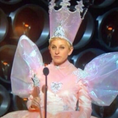 ziyagilzade's profile picture. Ağlamamı beklediğiniz mendillerle halay çekiyorum.