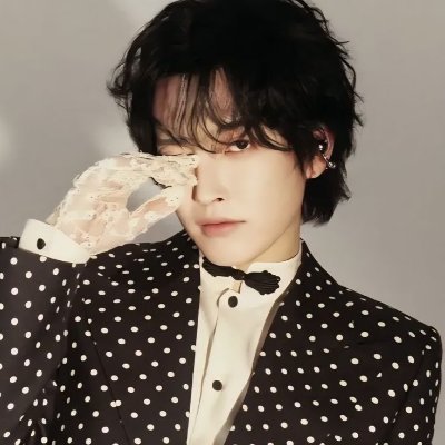 tyunhodeongi's profile picture. falo bosta e pensamentos intrusivos
                                                                       · this user is obsessed with Verbatim.