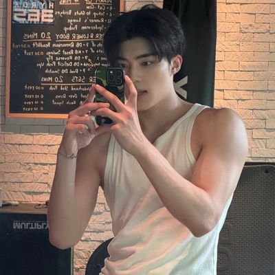 geonwuok's profile picture. 🅡🅟  ✦  05L · ZB1 Park Gunwook.