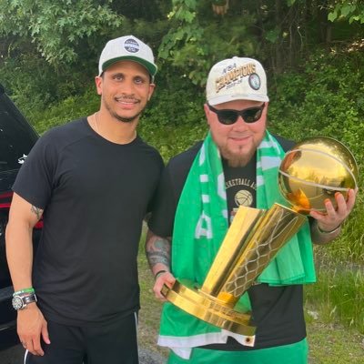 DaWang16's profile picture. L💔E