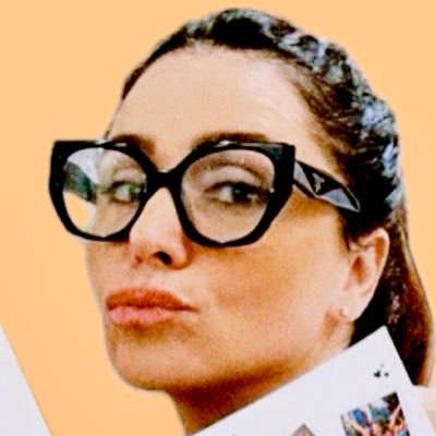 saturandofavs's profile picture. 