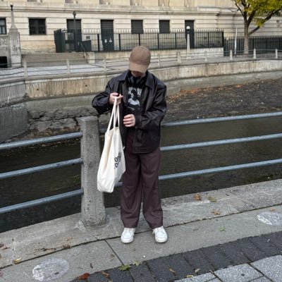 leoxmichael's profile picture. 