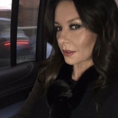 xoxobananass's profile picture. 🇧🇷🇱🇧 @esnupicore goiana com muito orgulho lana’s version 💋