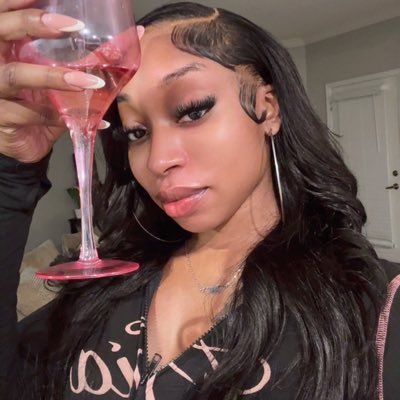 pattiecake___'s profile picture. 🦋 i’m the belle of the ball , you can call me Patty | 🇭🇹