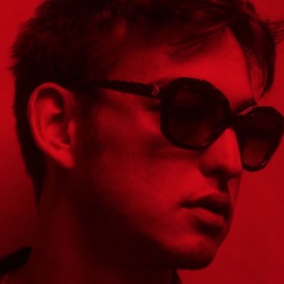 jojisized's profile picture. ily @KnightOfGwen ❤️ + the account where i scream into the void