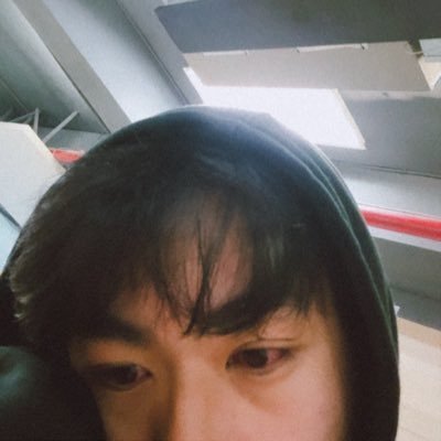 landafraedi's profile picture. nccu le • econ • jpn | 都土感覺是永遠讀不完的等級