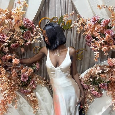 FolasadeOlukoju's profile picture. Web developer | Don't come to my dm unless you want to create a website | Biscuits | Faith | Hala Madrid 🤍🤍 Ronaldo/Benz ❤️ | Closed for new friendships(dfkm)