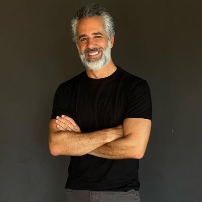 ikelevyprivates's profile picture. Let love lead