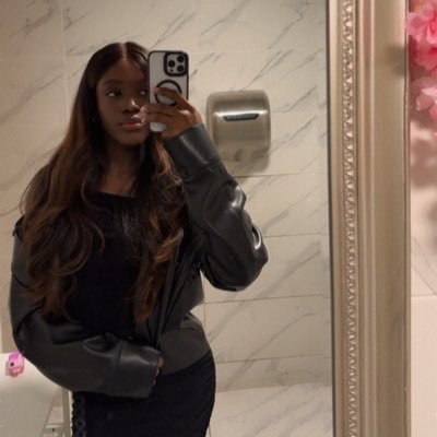 pirisola_'s profile picture. stargirl.