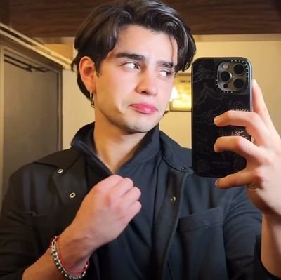 JustJuds0's profile picture. •𝓐𝓷 𝓸𝓻𝓭𝓲𝓷𝓪𝓻𝔂 𝓵𝓸𝓿𝓮 𝓼𝓽𝓸𝓻𝔂, 𝓲𝓷 𝓪 𝓸𝓻𝓭𝓲𝓷𝓪𝓻𝔂 𝓼𝓹𝓻𝓲𝓷𝓰•