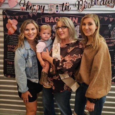 LindyJo_1974's profile picture. I ❤️ my Arkansas #Razorbacks 🐗 🏈 ⚾️ #Cowboys #Mom of 2, #Mimi of 2 #God 🙏🏼 America 1st 🇺🇸 🗽 🦅 #Save Our #Children 🤍 #BTB 💙🖤 #Trump 45-47 ❤️🤍💙