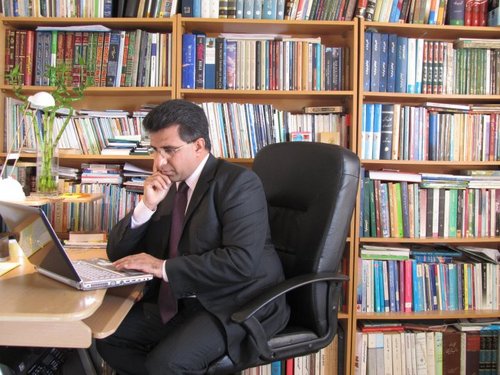 An Iranian researcher, writer & Founder of Bayan Media Network.