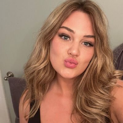 EvanKatie541842's profile picture. Single 💕 with no kid 🕺,,Free to chat with 🥰 Pet lovers,, love y'all 💙💛♥️