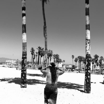 chaosclarity444's profile picture. Writer. Thinker. Creative. Explorer of life’s messy, beautiful truths. Substack: Chaos + Clarity ✨#newonsubstack #substack #writer