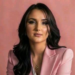 elenademce0's profile picture. I NDIHMOJ NJEREZIT TE BENE 💸 NGA📲✈️🧾📈📉📊📦⛓️
KUJDES NGA ADRESAT E rreme!🚨
Shihni Me pyet vetem si, me lejo te te mesoj se si mund ta besh vete