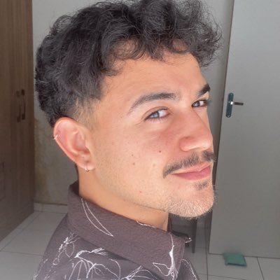 milernismo's profile picture. 