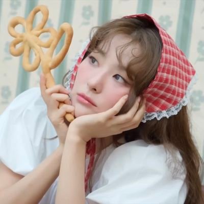 carolin04s's profile picture. diary of a simple soul