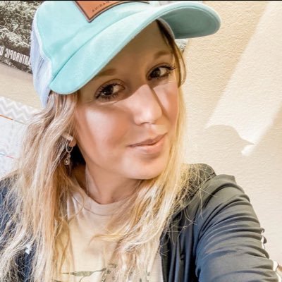 EstherH36924915's profile picture. Stay close to people who bring out your beautiful radiant energy ✨