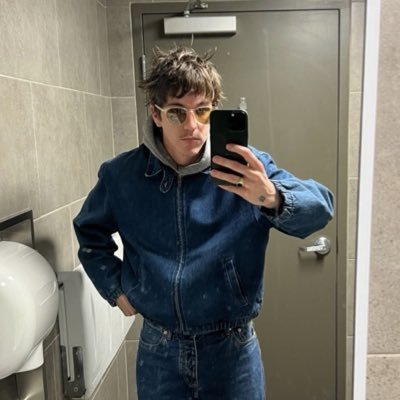 especiallycole's profile picture. ✩⡱now we’re watching the moments as they’re leaving