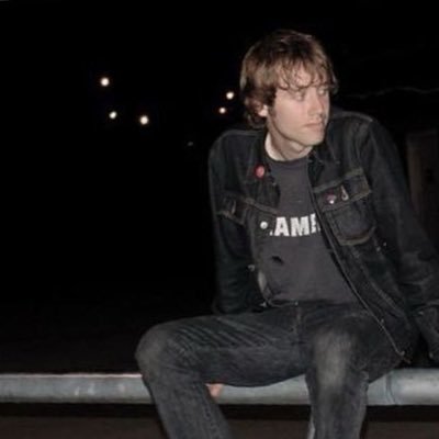 mxderscene's profile picture. my favorite day of the week is thursday