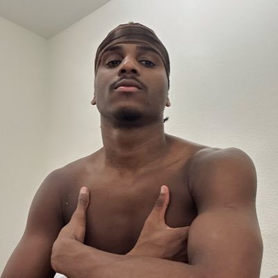 diouro_'s profile picture. aqui é como se você tivesse dentro da minha cabeça || seja a mudança que você quer ver no mundo💖