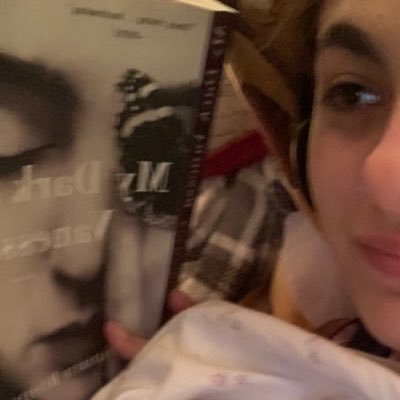 musesmemoir's profile picture. #booktwt 🗡️ 22 • #freepalestine🇵🇸