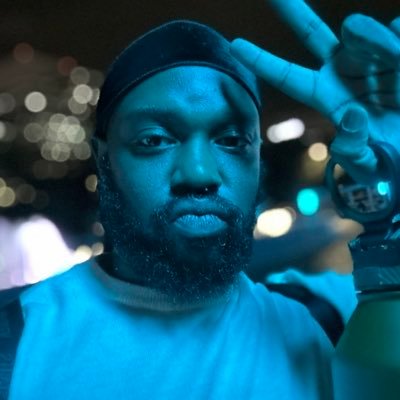 slmthecreator_'s profile picture. They/Them | Figuring out what feels right through my creativity ✨| Storyteller ✒️ | Truthseeker 🧘🏾 | Creative 🌟 | Pro-Black 🖤🤎 | Adventure 🌄