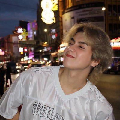 restiathv's profile picture. I’m going back to bed 😴