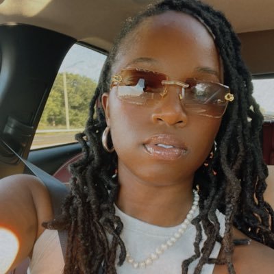 RemmyyOnTheRox's profile picture. wife | music enthusiast | book worm | gym rat | soulaan 🇺🇸✊🏾#FBA