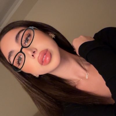 lyyn52's profile picture. 💖 @reminderforuu