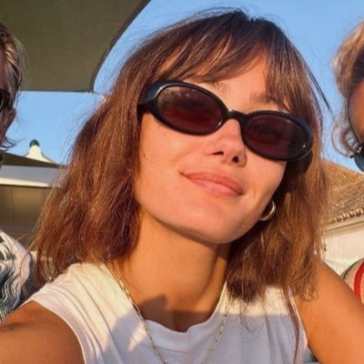 wlwmaias's profile picture. footy • w hockey • w lax • tv • books