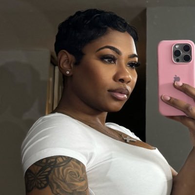 theetiaralee's profile picture. They deleted me…again🖕🏾 IG: @tiaralee___