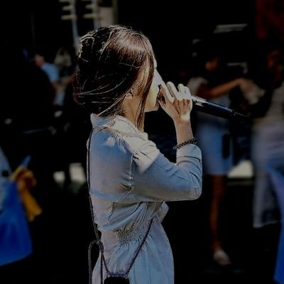 kambaomueng's profile picture. #เช่เบล❤🖤(ฉันหลงเข้ามาในด้อมเล็บ)
#นจก.🌻 #บูมสหรัฐ💚

ความในใจ: อย่าเรียกตอนใส่หูฟังได้มั้ยยย🎧

จุดแข็ง : นิ่งสยบความเคลื่อนไหว
.
.
.
.
จุดอ่อน : เส้นตื้น😂