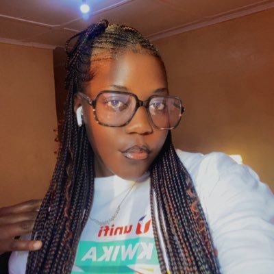 chocolate_lou10's profile picture. CEO at Lou Nail'd it I'm social,don't belesha me though,I'm not your aunty😌