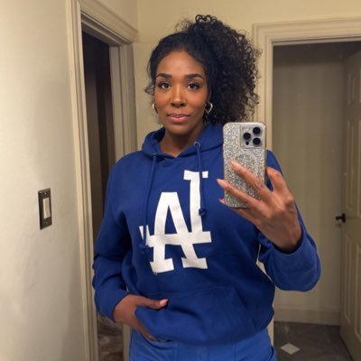 teroyaeason's profile picture. L.A. Lady/MANIFESTOR/ art+music+film+hoop/soc justice project pusher/ @ladybugsforeva /Philanthropist/ NBA Mom @TAR13ASON & Tega/@celtics fan/Go🚀’s