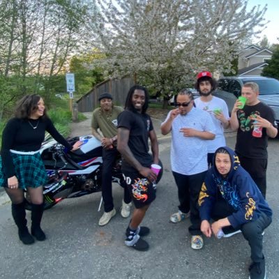 R_woods5's profile picture. 