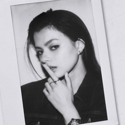 GFsrchaAGLbecca's profile picture. BECKY • FREEN :🤍)