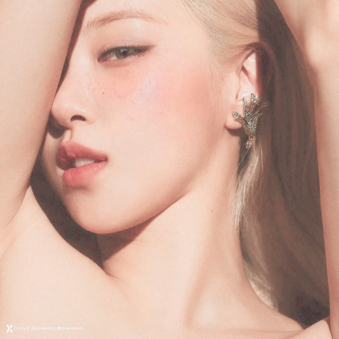 corazonruin's profile picture. 秋天     ❛    ♡   𝖬𝖾𝖾𝗍 𝖱𝖾𝗀𝗂𝗇𝖺 𝖡𝗅𝗈𝗈𝗆𝗐𝗈𝗈𝖽   ───     𝗅𝗈𝗏𝖾𝗋 𝗈𝖿 𝖻𝗈𝗈𝗄𝗌, 𝖺𝖿𝗍𝖾𝗋𝗇𝗈𝗈𝗇 𝖼𝗎𝗉𝗌 𝗈𝖿 𝗍𝖾𝖺, 𝖺𝗇𝖽 𝗇𝖺𝗍𝗎𝗋𝖾. | 𝖺𝗎𝗍𝗎𝗆𝗇 𝗏𝗂𝖻𝖾𝗌, 🍂. 𝖽𝖺𝗎𝗀𝗁𝗍𝖾𝗋 𝗈𝖿 𝗍𝗁𝖾 𝗆𝗈𝗈𝗇 𝗌𝗂𝗇𝖼𝖾 𝗆𝖺𝗋𝖼𝗁 𝟤𝟪, 𝟤𝟢𝟢𝟦